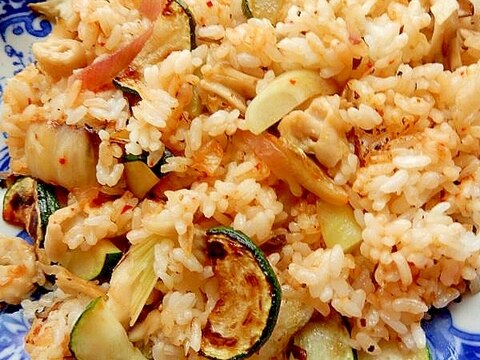 6分!?+キムチと塩胡椒❤鶏皮とズッキーニの炒飯♪